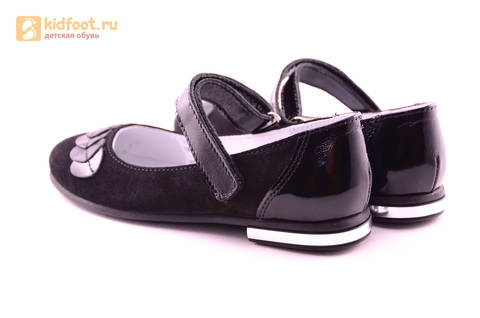 Туфли для девочек из натуральной кожи и велюра на липучке Лель (LEL), цвет черный. Изображение 7 из 17.