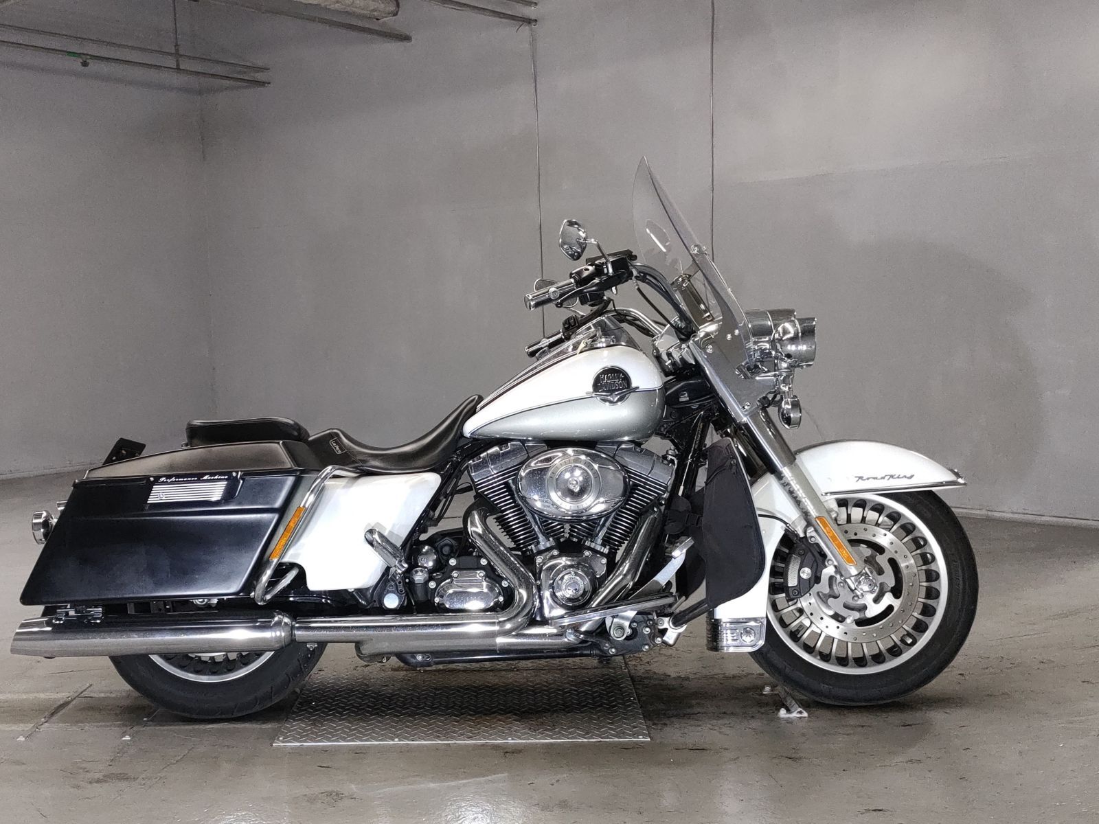 Harley Davidson Road King FLHRC 1580 2009 Moto Depo