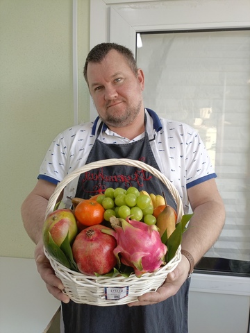 Корзина с фруктами