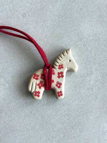 Подвеска Лошадка из керамики