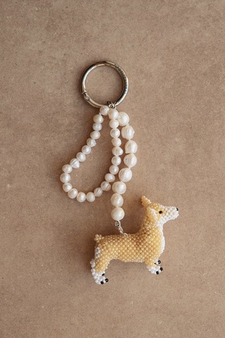 Брелок Корги, бисер и речной жемчуг