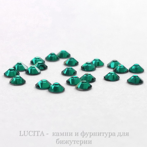 2058 Стразы Сваровски холодной фиксации Emerald ss 5 (1,8-1,9 мм), 20 штук (WP_20140815_13_30_43_Pro)