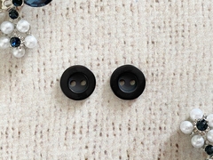 Пуговицы блузочные, d 1,1 см, 2 прокола, черный