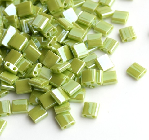 TL-0439 Opaque Chartreuse Luster