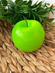 Яблоко зеленое, розовое, бордовое, реалистичное, 8,5 см, муляж, пенопласт, цвет микс, набор 3 шт.