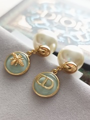 sergi-pusety-diorki-zhemchug-cdior-s-podveskami-s-ehmalyu