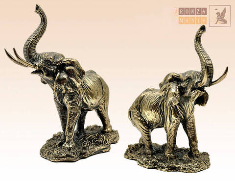 фигурка Слон с бивнями африканский на постаменте