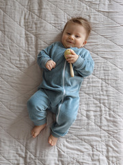 Велюровый комбинезон Mjölk Baby Blue, на манжетах