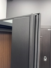 Входная металлическая дверь с зеркалом Бункер B-13 Веллюто верде / зеркало тонированное Макси ФЛЗ - 1 Кварц черный