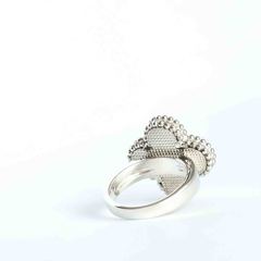 50534-kolco-klever-kollekciya-trendy-iz-serebra-s-perlamutrom-odin-motiv