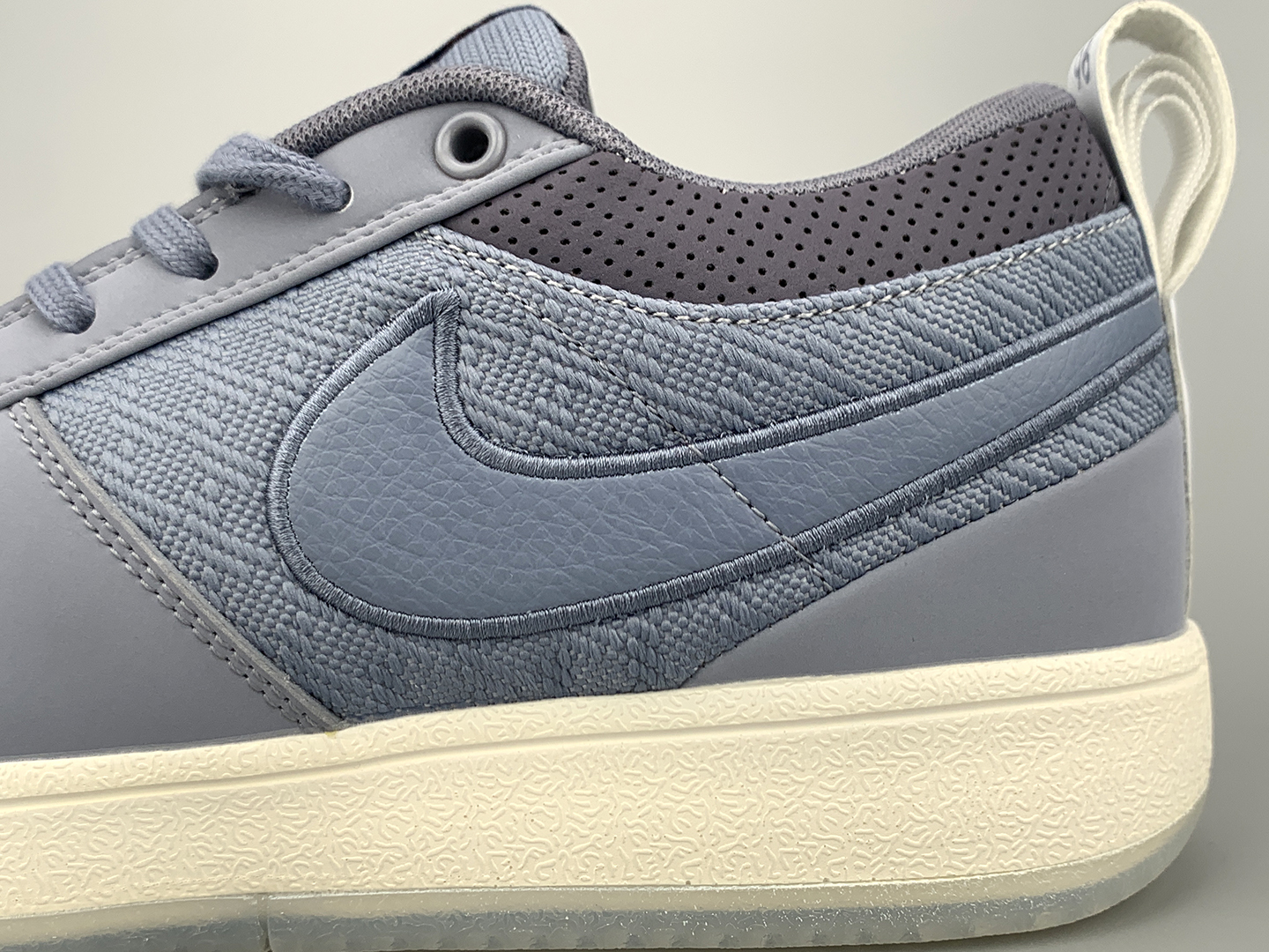 Nike ashin grey sales