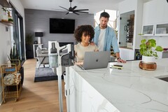 Пылесос вертикальный Greenworks G24SVK4D 24V аккумуляторный, с АКБ 4 А/ч и ЗУ