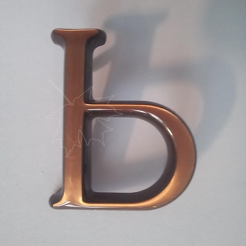 Бронзовая буква Ь на памятник высотой 3см, Caggiati