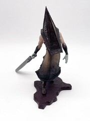 Фигурка Konami Silent Hill 2: Pyramid Head (Бамп)