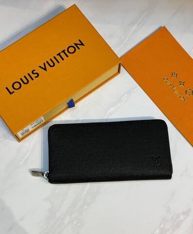 Кошелек Louis Vuitton Zippy Taiga Black