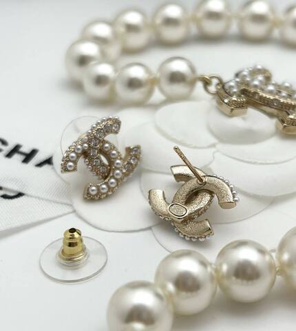 Серьги Chanel с жемчужинками