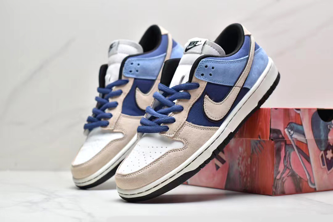 Nike sb dunk low light blue best sale