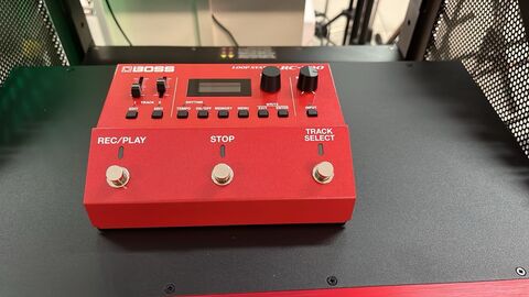 BOSS RC-500 двухтрековый суперлупер