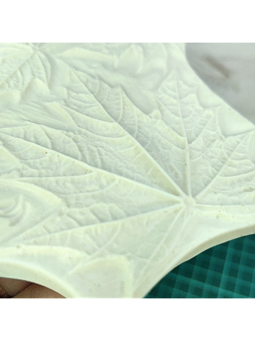 Молд пластиковый+Вайнер силиконовый листики клена 3шт