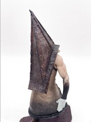 Фигурка Konami Silent Hill 2: Pyramid Head (Бамп)