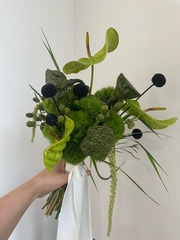 Свадебный букет из диантусов, краспедии и антуриума