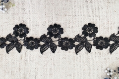 Кружево плетеное, ш. 5,3 см.