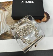 20175-braslet-manzheta-shirokij-chanel-s-logo-iz-latuni-v-pozolote-lux