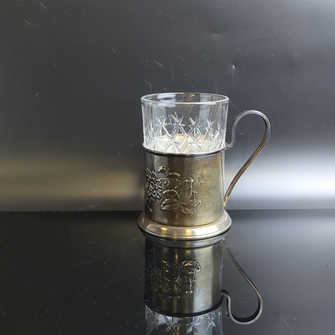 Подстаканник "Астры крупные" с хрустальным стаканом, мельхиор, Мстерская художественная фабрика "Ювелир", СССР, 1960-1970 гг