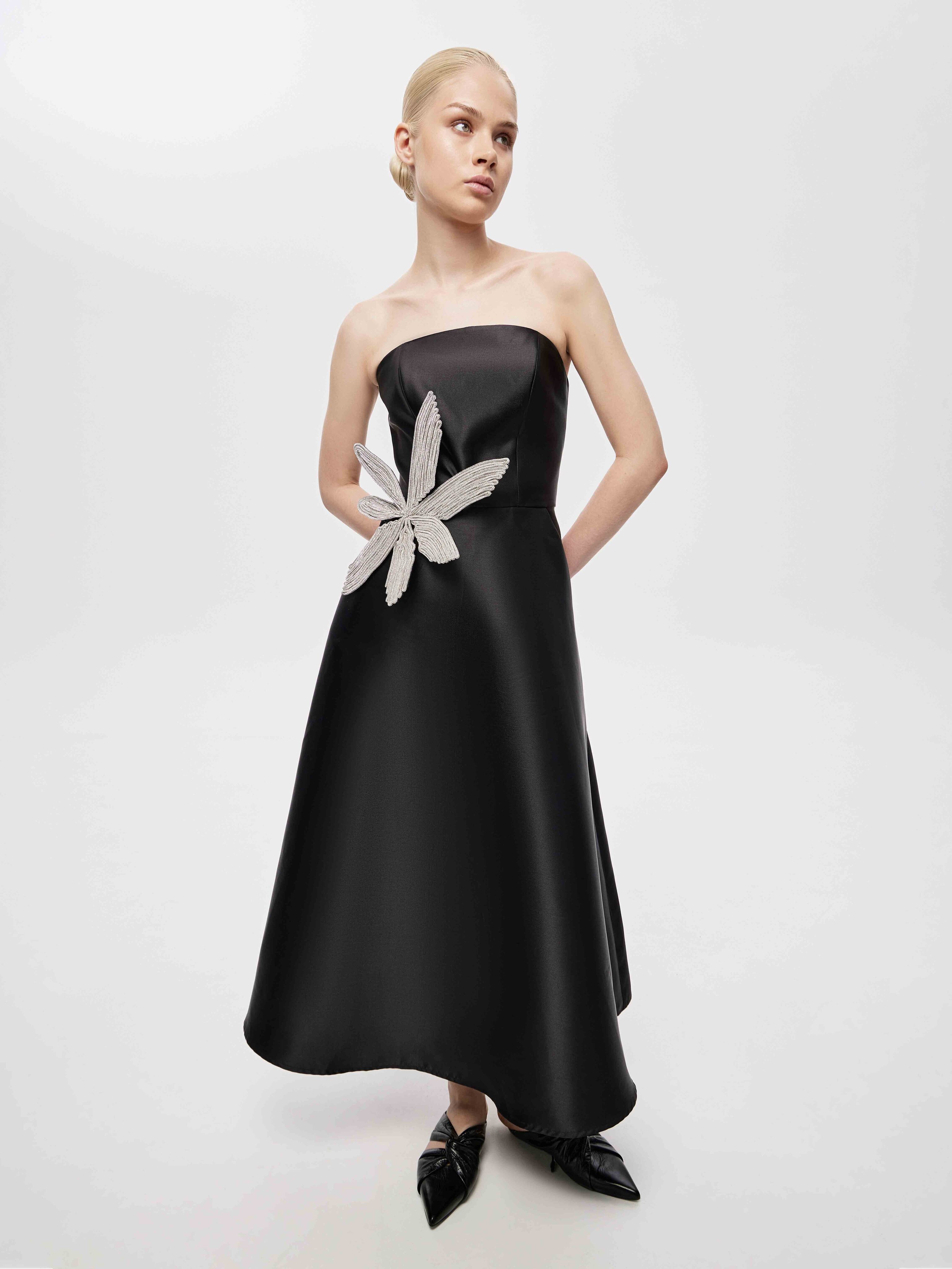 Платье миди с лифом бандо