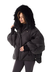 Объемный черный пуховик на молнии