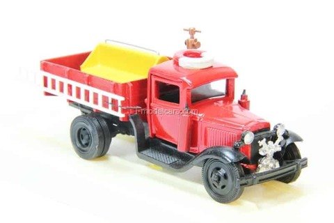 GAZ-AA Fire engine LOMO-AVM 1:43