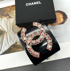 20175-braslet-manzheta-shirokij-chanel-s-logo-iz-latuni-v-pozolote-lux