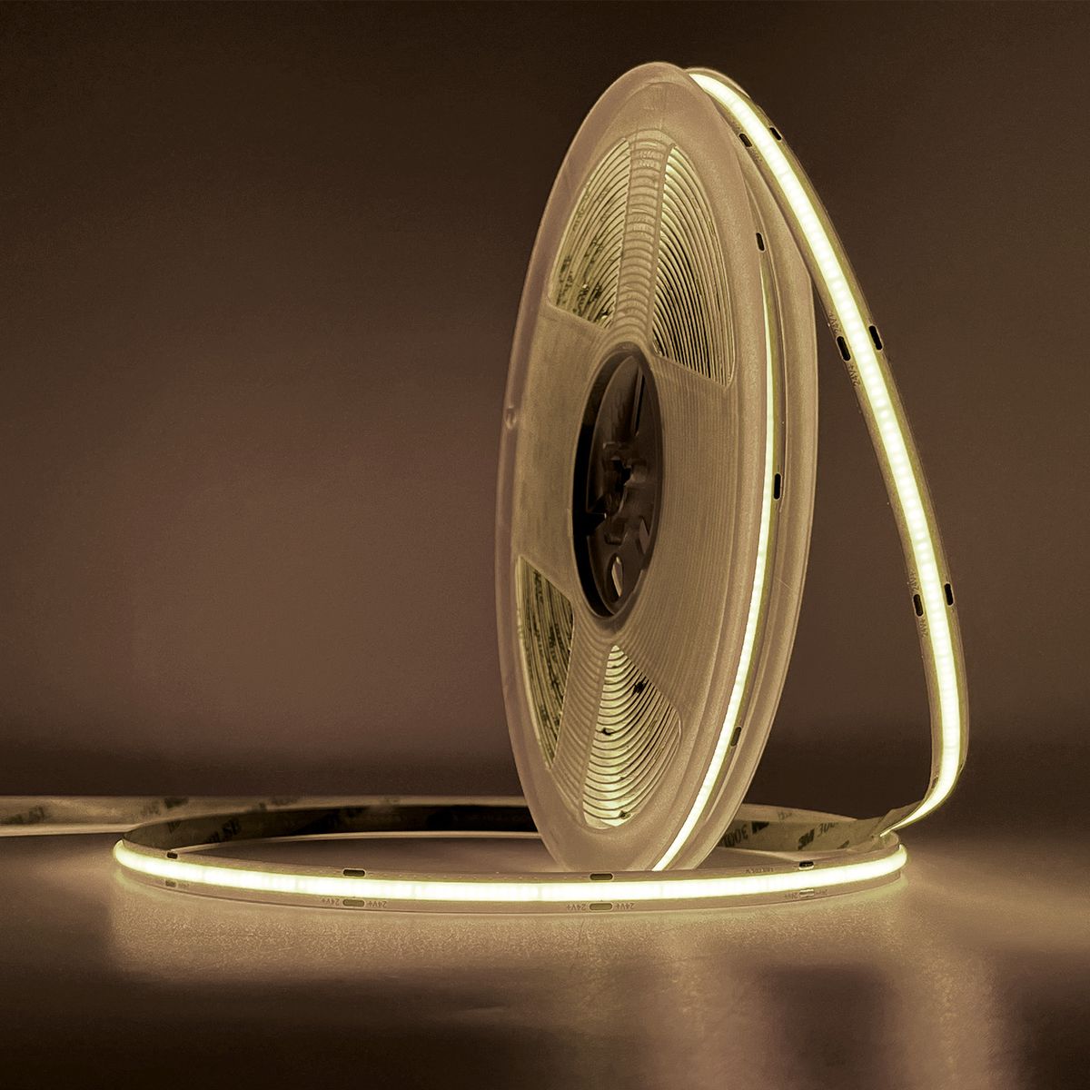 Светодиодная лента Favourite 10W/m 400LED/m 2835SMD дневной белый 5M 2003-41020