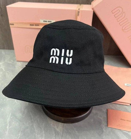 Панама MIU MIU чёрная