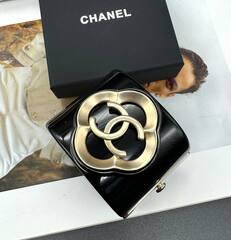 20175-braslet-manzheta-shirokij-chanel-s-logo-iz-latuni-v-pozolote-lux