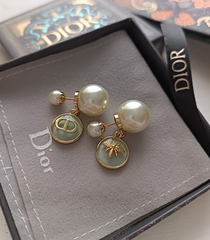 sergi-pusety-diorki-zhemchug-cdior-s-podveskami-s-ehmalyu