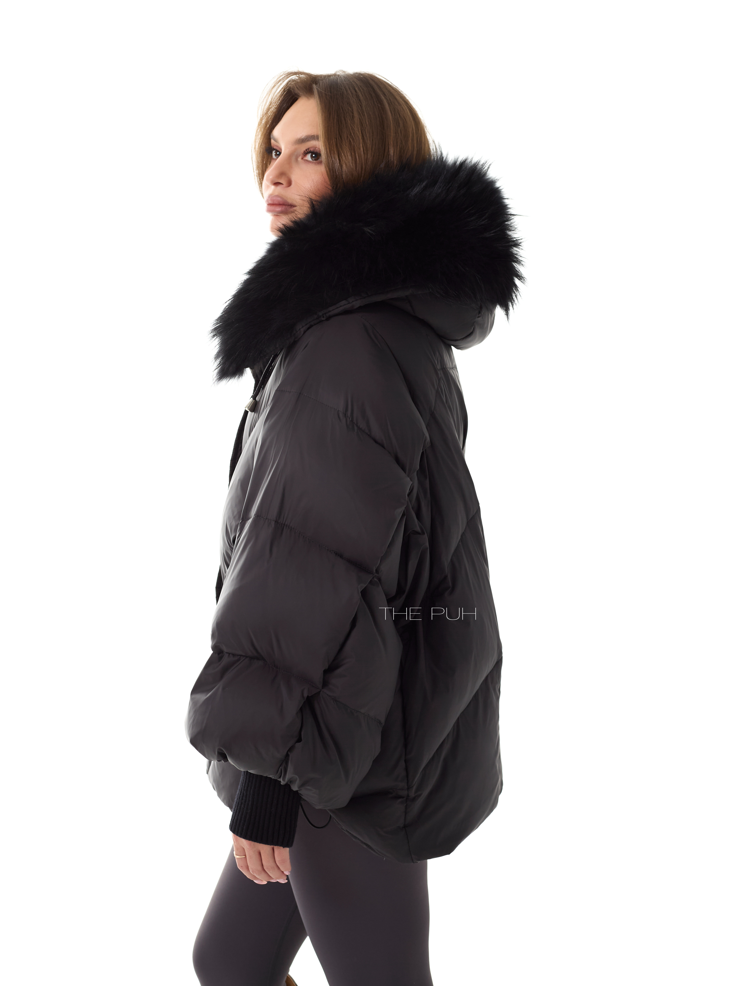 Объемный черный пуховик на молнии