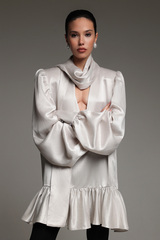 Платье с воланом