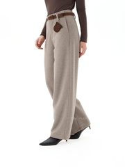 Прямые брюки бежевого цвета с поясом