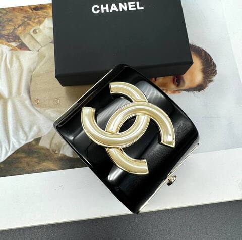 20175-Браслет манжета широкий CHANEL с лого из латуни в позолоте lux