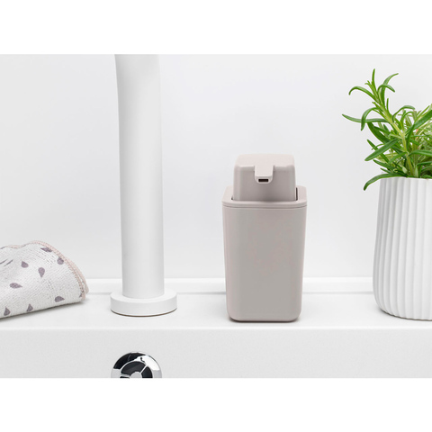 Диспенсер для жидкого мыла 0.25л Brabantia Sink Side серый