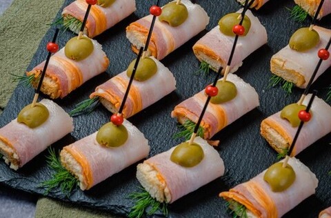 Рулетики с грудинкой, 20 шт.