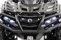 Квадроцикл BRP Can-Am Outlander Y888YY с пультом (Полноприводный, двухместный), лицензионная модель