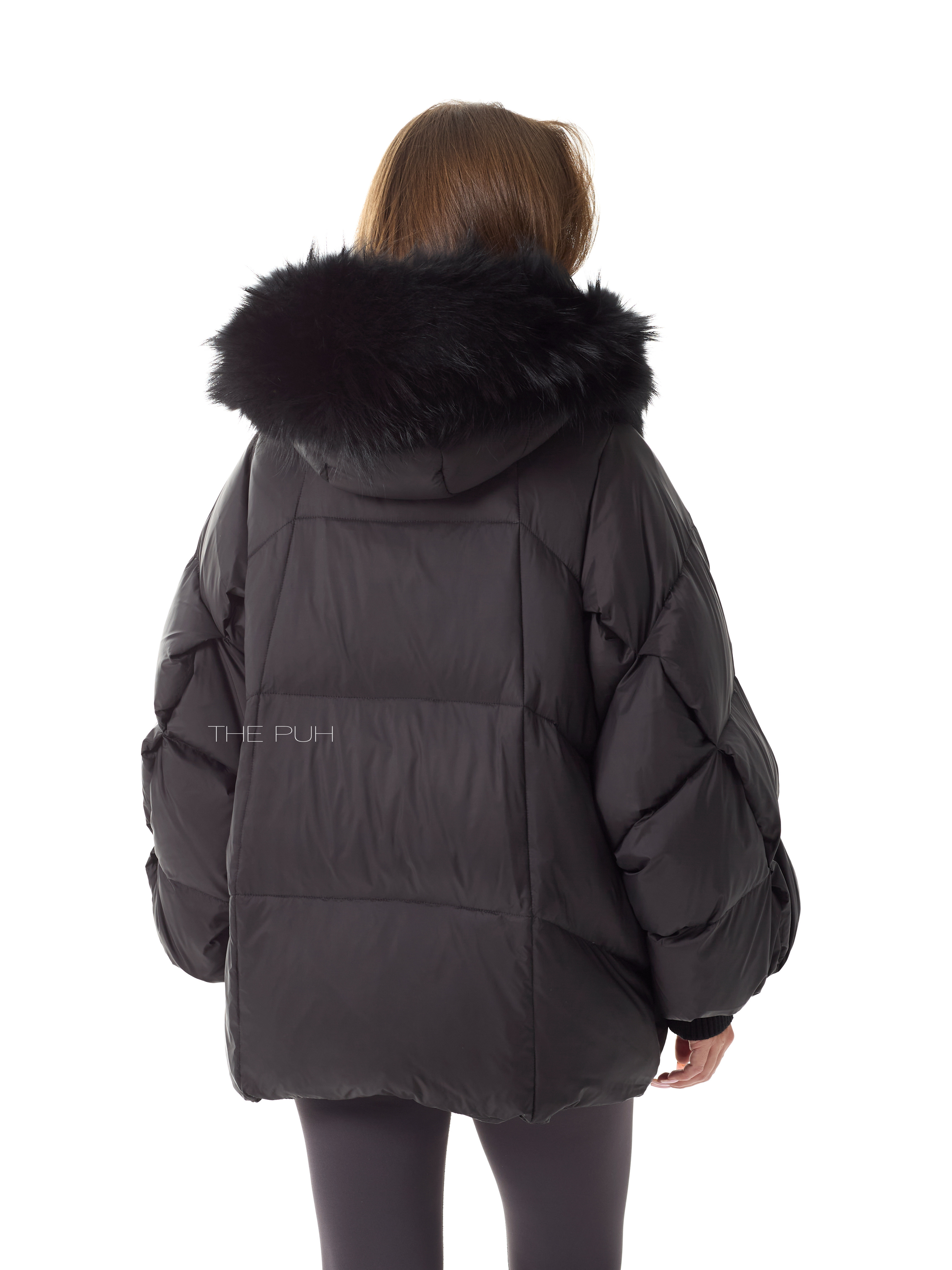 Объемный черный пуховик на молнии