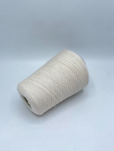 Бобинная пряжа (пр.Италия),1500/100гр, 100% Шерсть, цвет-Молочный. арт-34481