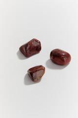 Красная яшма галтовка