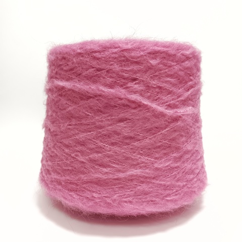 Бобинная пряжа Solit-Hair. 35% альпака, 9% шерсть, 44% акрил, 12% полиакрил. 50г/110м. Цвет: Розовый. Цена указана за 50г