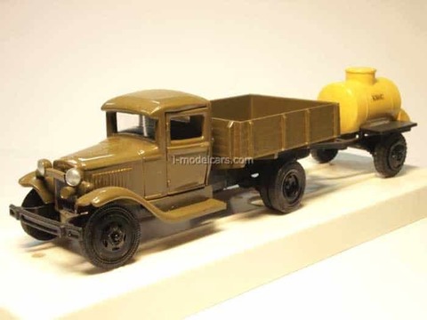 GAZ-AA with trailed keg Kvas LOMO-AVM 1:43