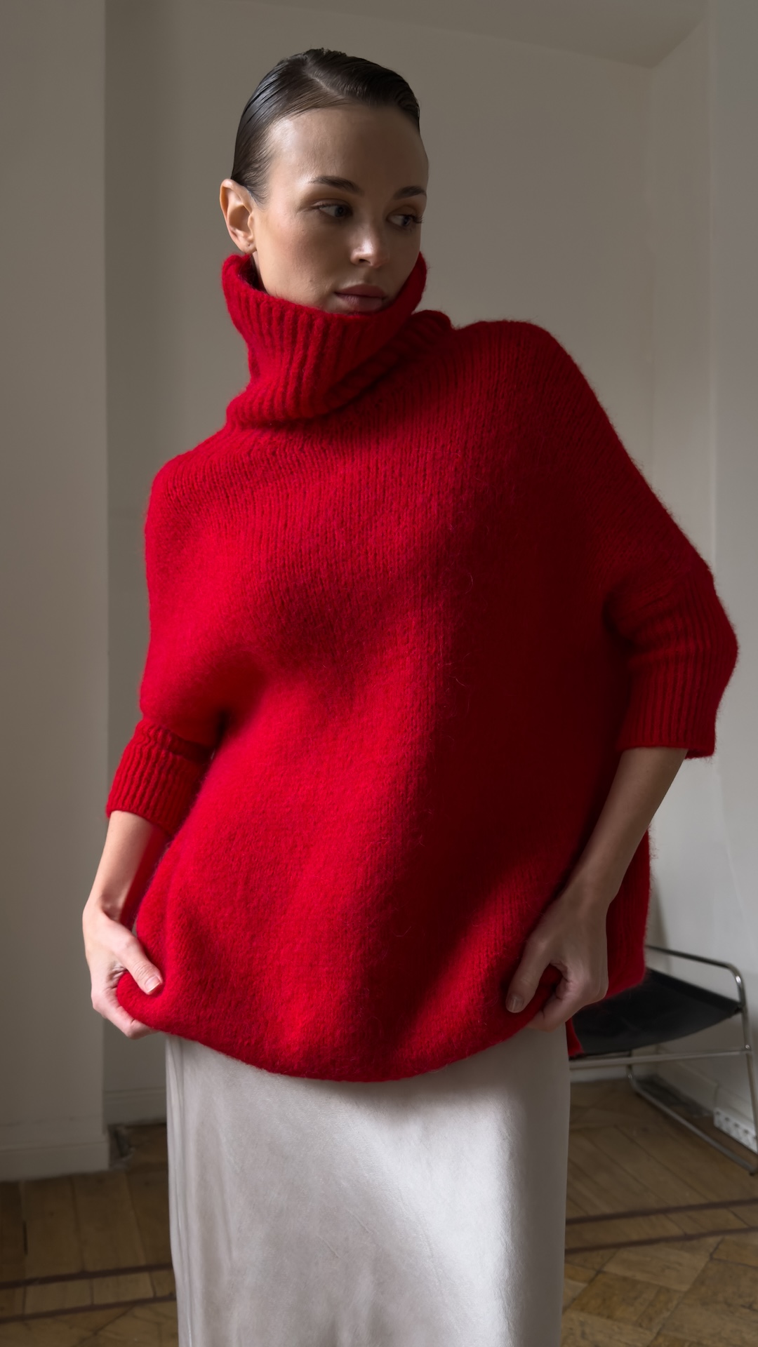 Свитер с коротким рукавом и высоким горлом