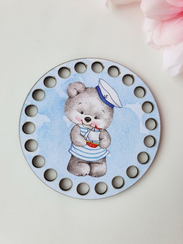 Wooden circle 15 cm, drawing Mishutka sailor